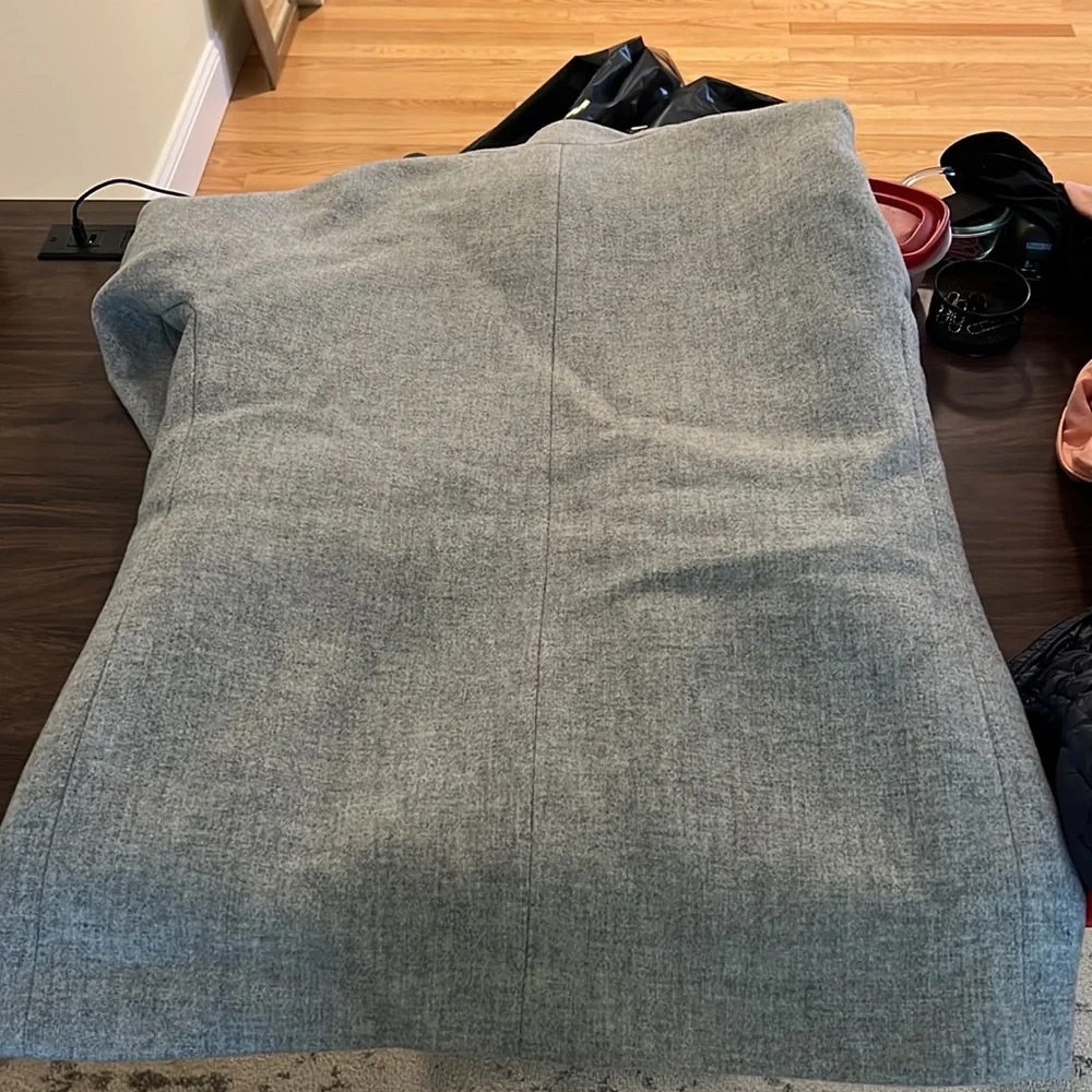 Beautiful j crew wool coat worn once bought last winter - Picture 4 of 7